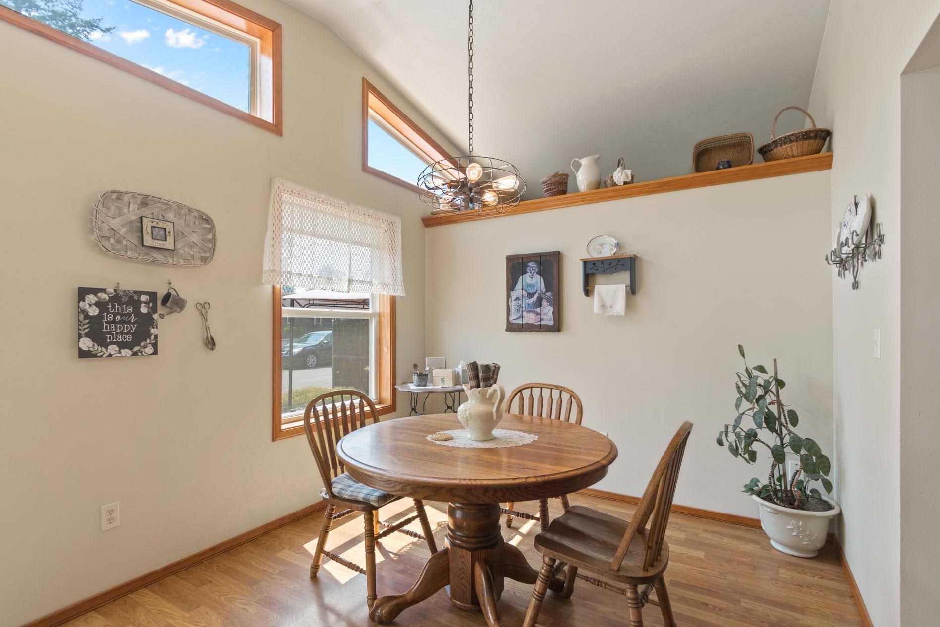 3224 North Center Road Spokane Valley, WA 99212 - Photo 9 of 41