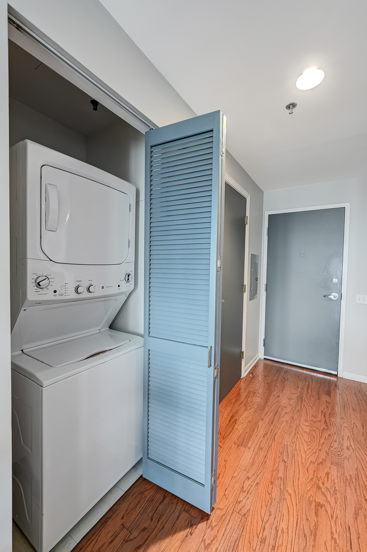 1515 South Prairie Avenue, Unit 1318 Chicago, IL 60605 - Photo 20 of 31 a view of utility room