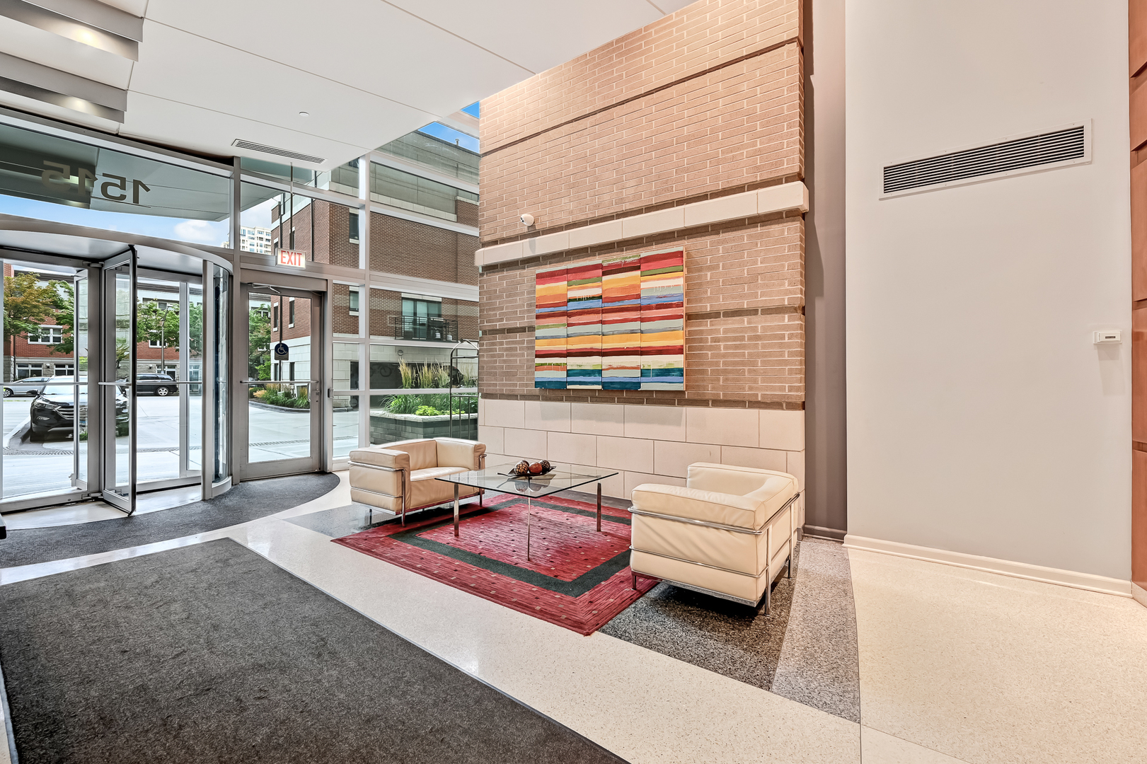 1515 South Prairie Avenue, Unit 1318 Chicago, IL 60605 - Photo 2 of 31 a living room with furniture