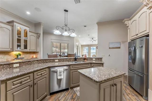 $689,000 | 1981 Highway 90, Sulphur, LA 70663