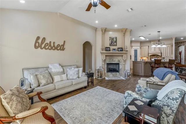 $689,000 | 1981 Highway 90, Sulphur, LA 70663