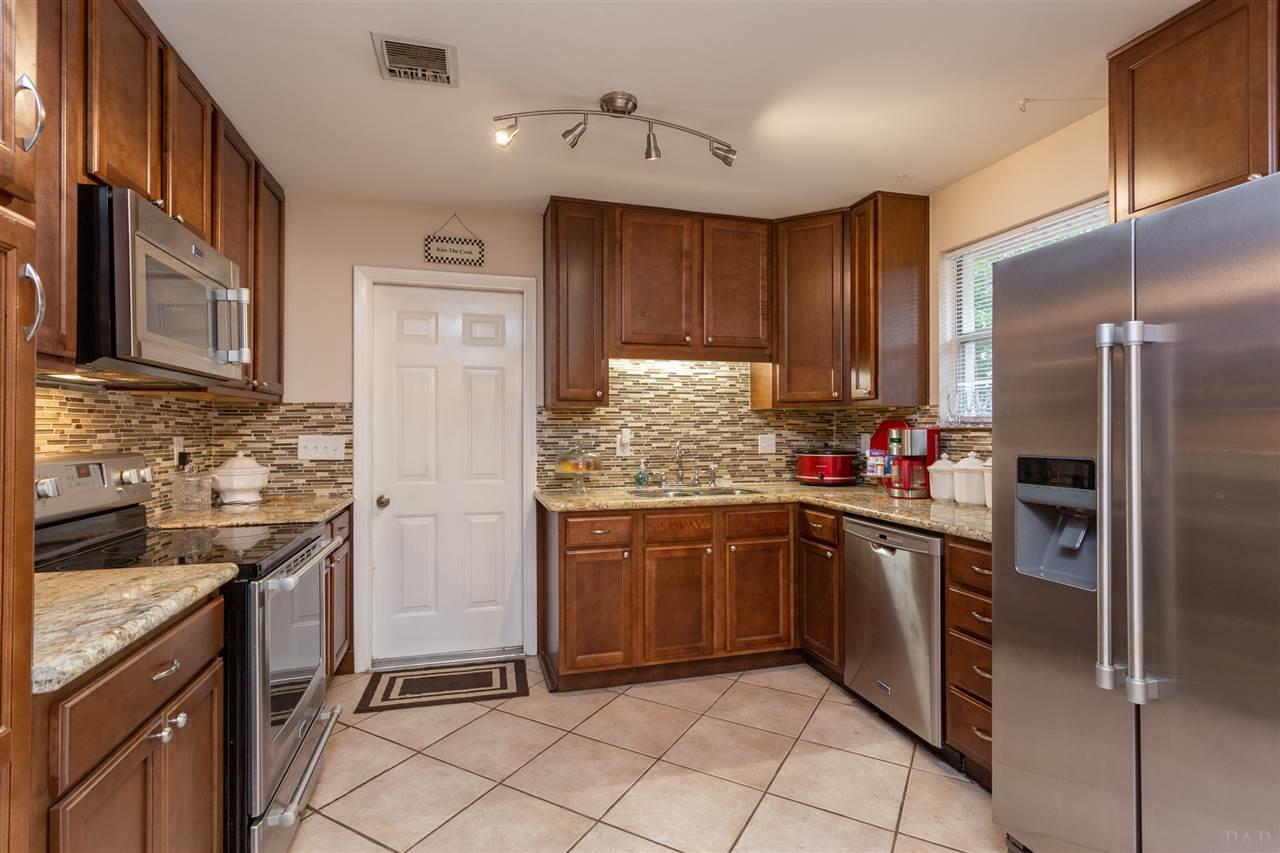 5640 Adelyn Road Pensacola, FL 32504 - Photo 11 of 29 Gallery Image 11