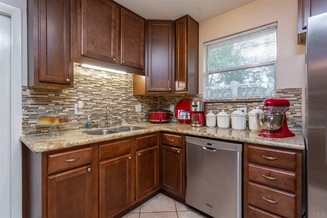 5640 Adelyn Road Pensacola, FL 32504 - Photo 13 of 29 Gallery Image 13