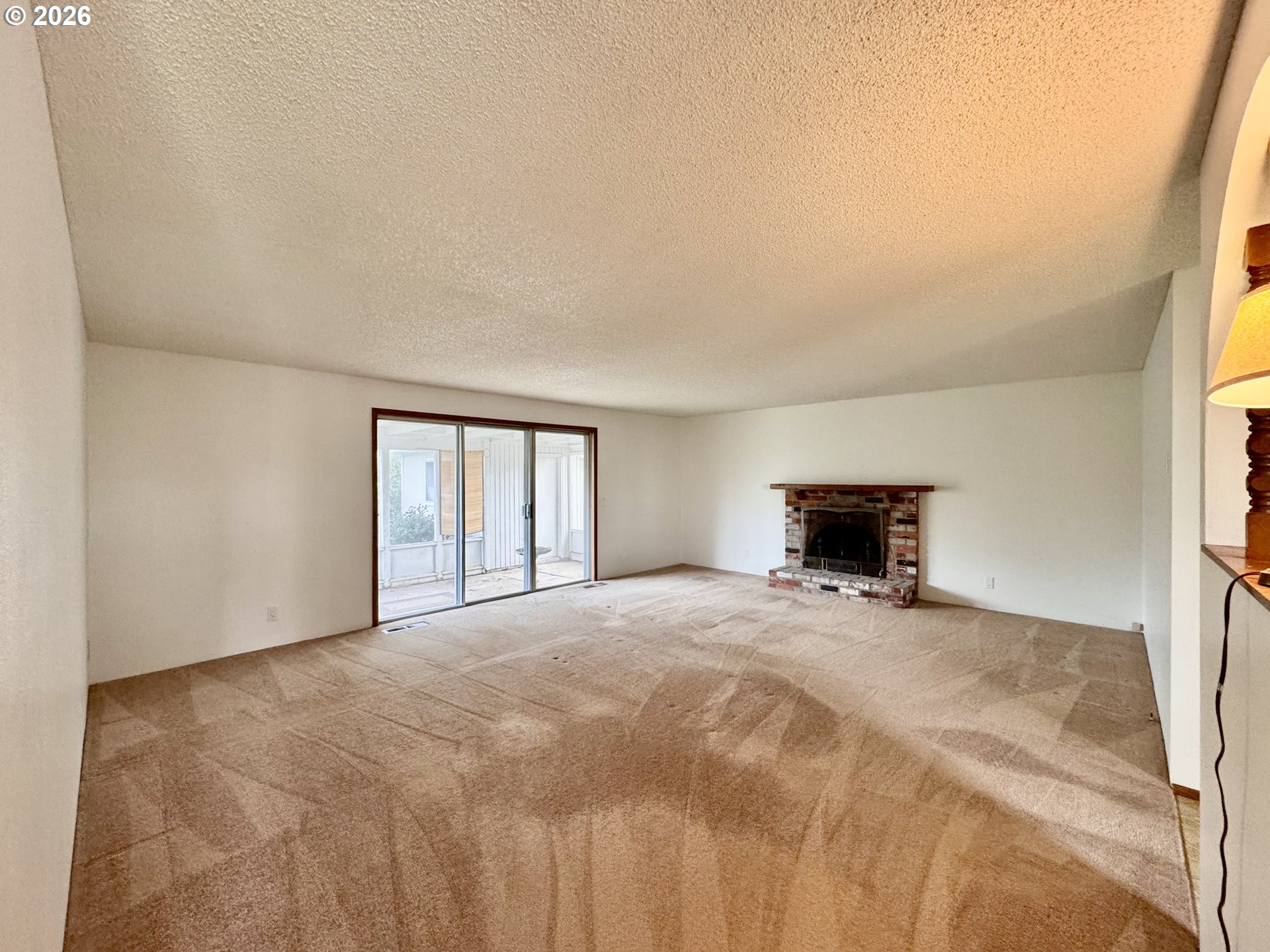 948 V Street Springfield, OR 97477 - Photo 5 of 37