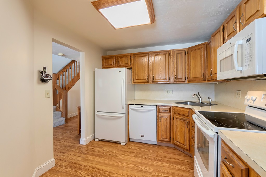 904 Ridgefield Circle, Unit B Clinton, MA 01510 - Photo 12 of 32 Gallery Image 12