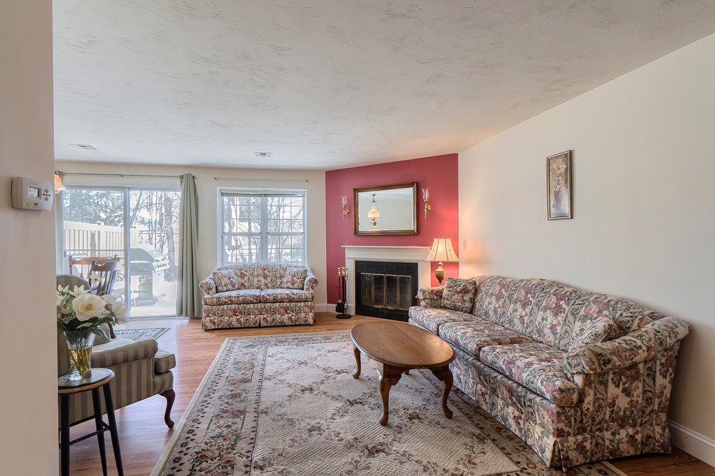 904 Ridgefield Circle, Unit B Clinton, MA 01510 - Photo 3 of 32 Gallery Image 3