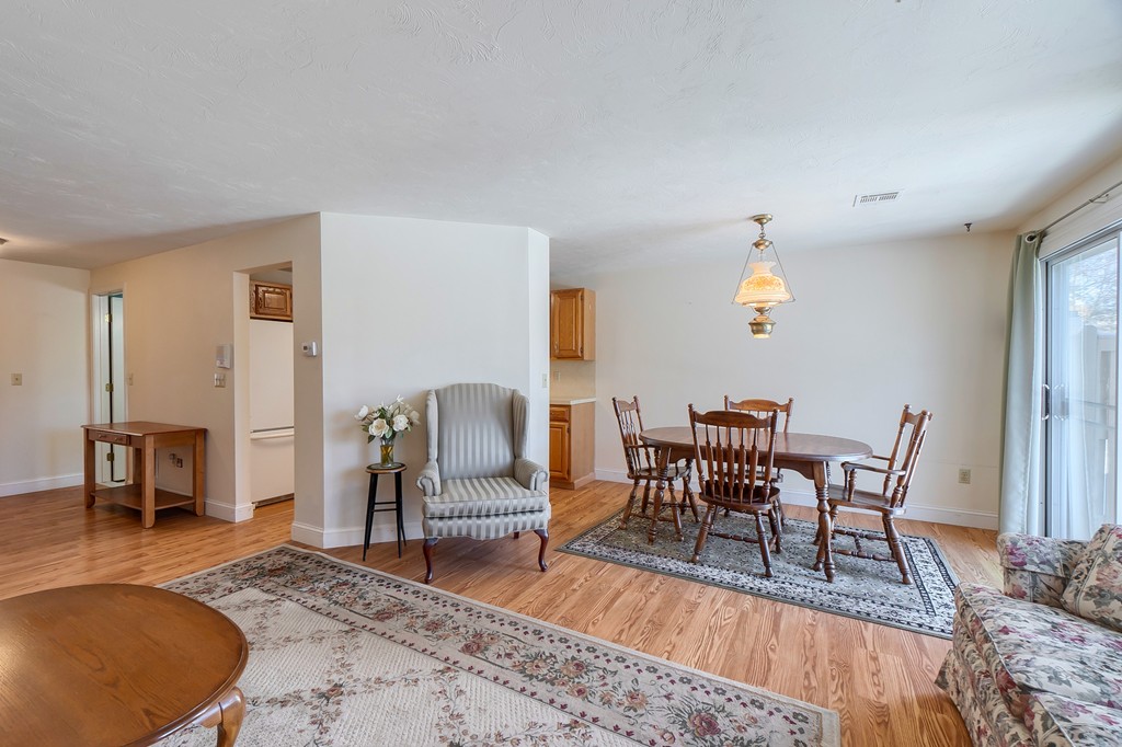 904 Ridgefield Circle, Unit B Clinton, MA 01510 - Photo 5 of 32 Gallery Image 5