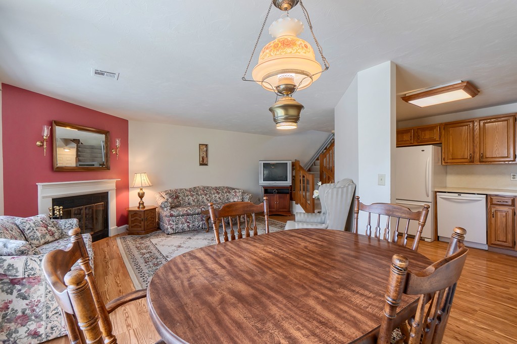 904 Ridgefield Circle, Unit B Clinton, MA 01510 - Photo 8 of 32 Gallery Image 8