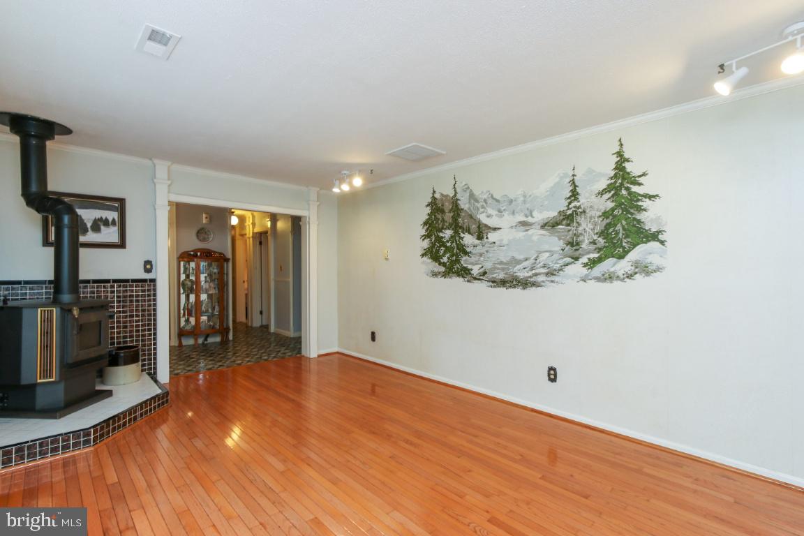 2301 Dr Stitely Road New Windsor, MD 21776 - Photo 9 of 47 Gallery Image 9