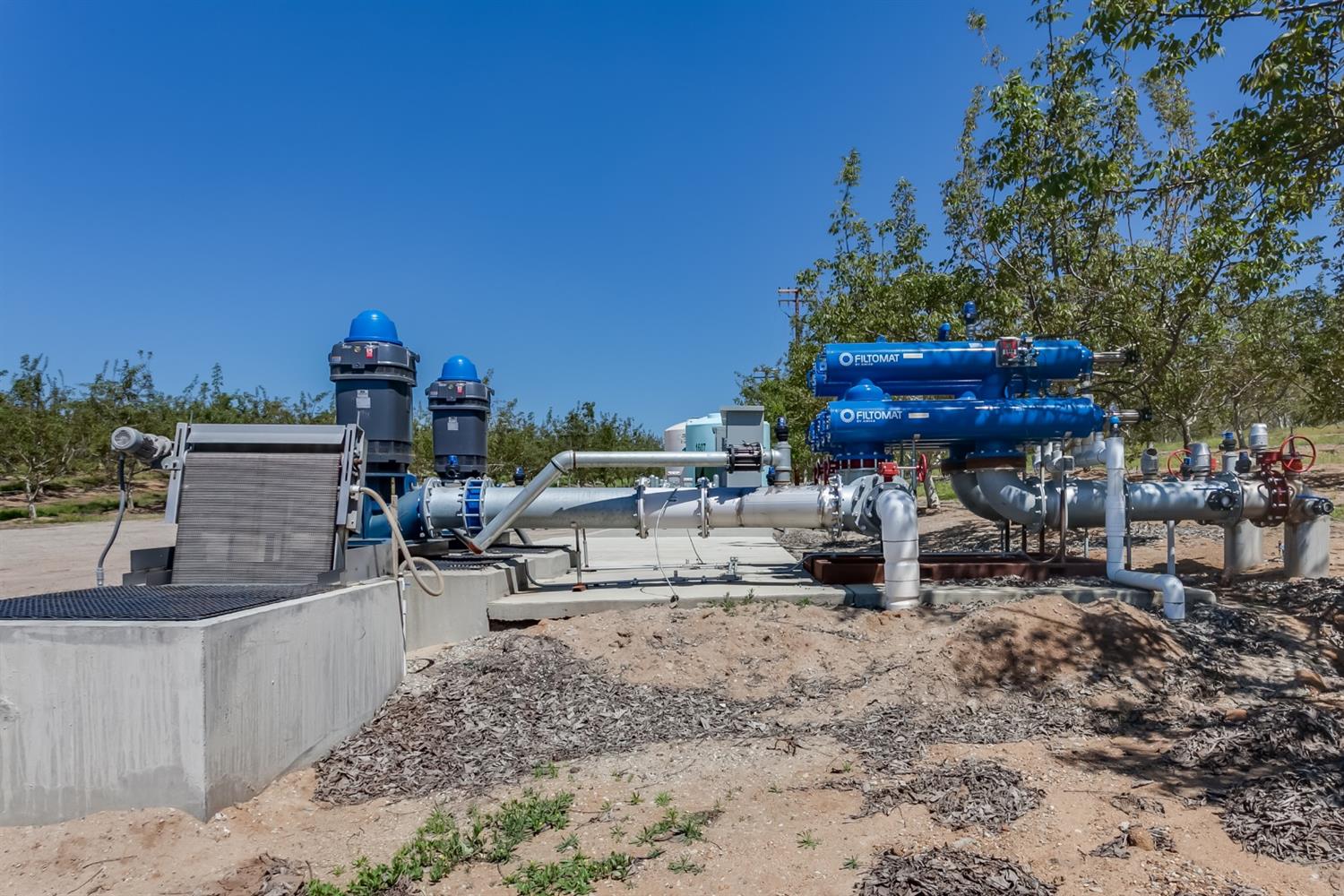 14954 Tim Bell Road Waterford, CA 95386 - Photo 22 of 28 a view of a house with sitting area and sitting area