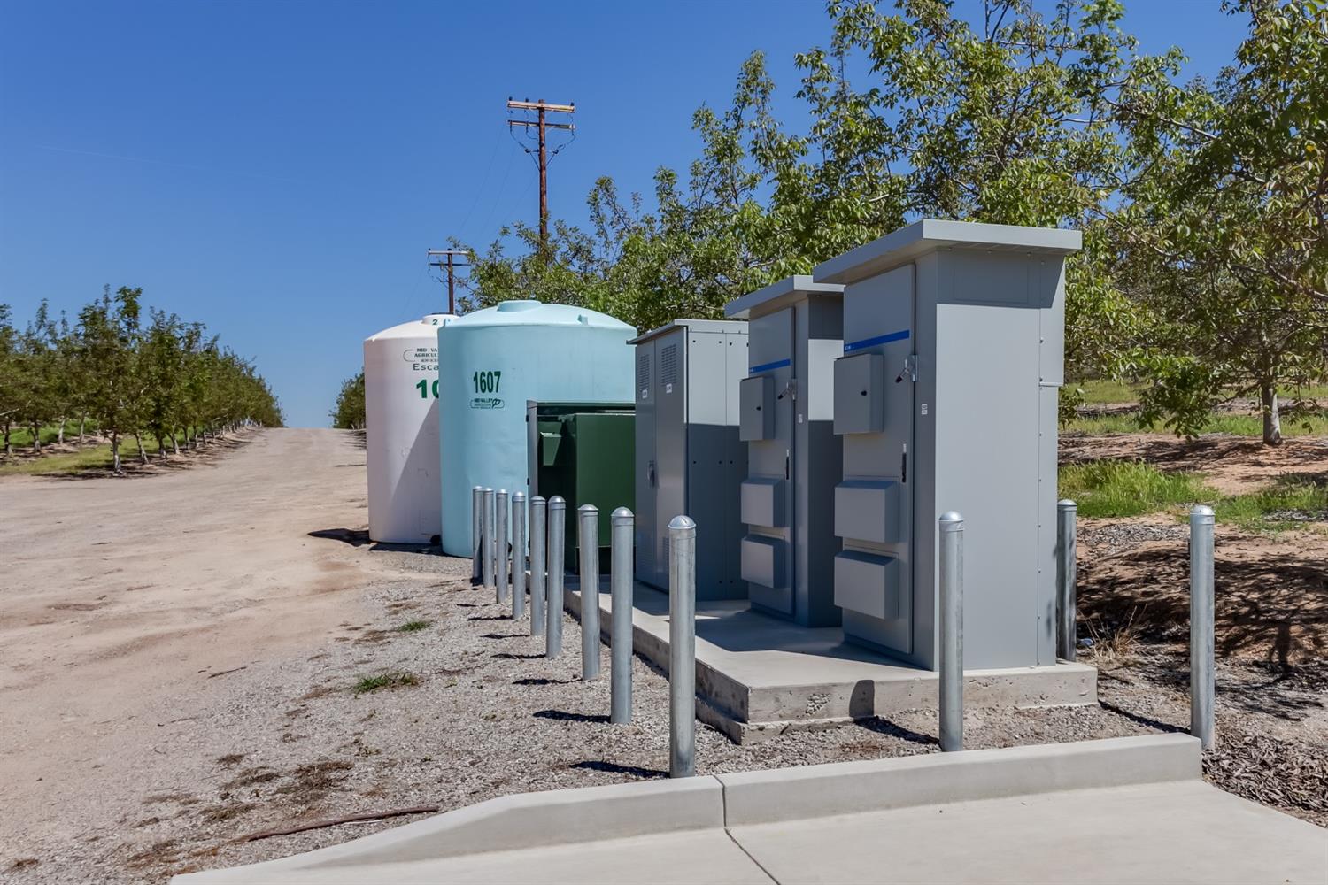 14954 Tim Bell Road Waterford, CA 95386 - Photo 24 of 28 a view of a house with backyard