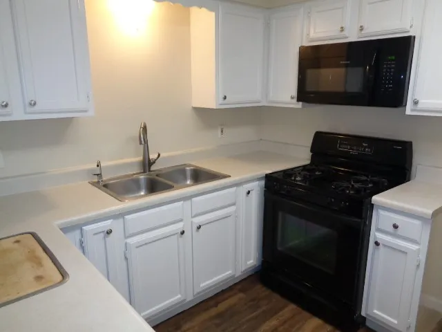 $1,595 | 8403 Windell Lane, Houston, TX 77040