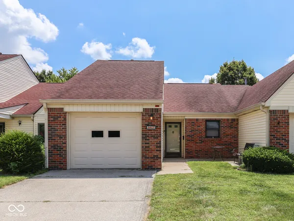 $90,000 | 6407 Friendship Circle, Unit 15, Indianapolis, IN 46268