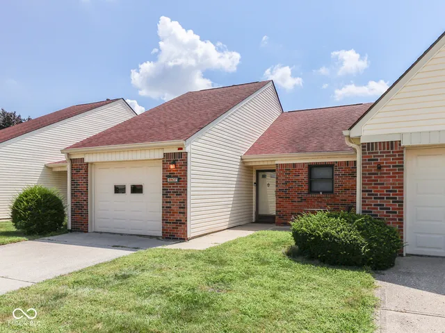 $100,000 | 6407 Friendship Circle, Unit 15, Indianapolis, IN 46268