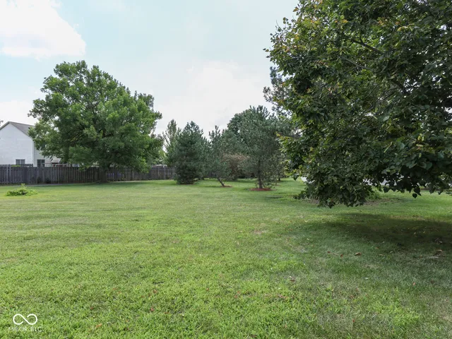 $100,000 | 6407 Friendship Circle, Unit 15, Indianapolis, IN 46268