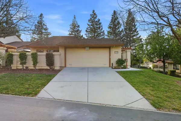 $975,000 | 3319 Lake Albano Circle, San Jose, CA 95135