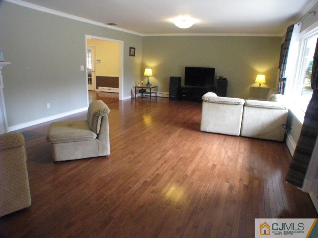 1007 River Road Piscataway, NJ 08854 - Photo 5 of 25 Gallery Image 5