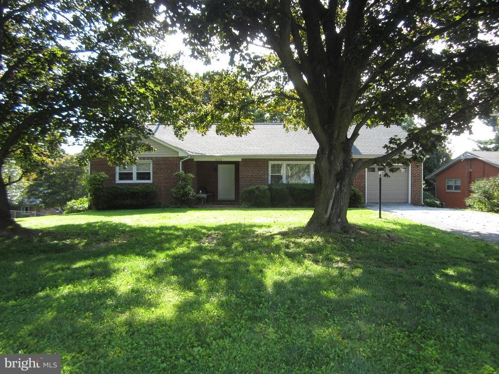 601 Washington Road Westminster, MD 21157 - Photo 2 of 23 Exterior (Front)