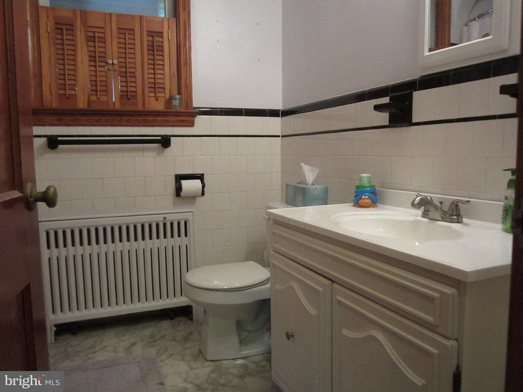 601 Washington Road Westminster, MD 21157 - Photo 11 of 23 Bath