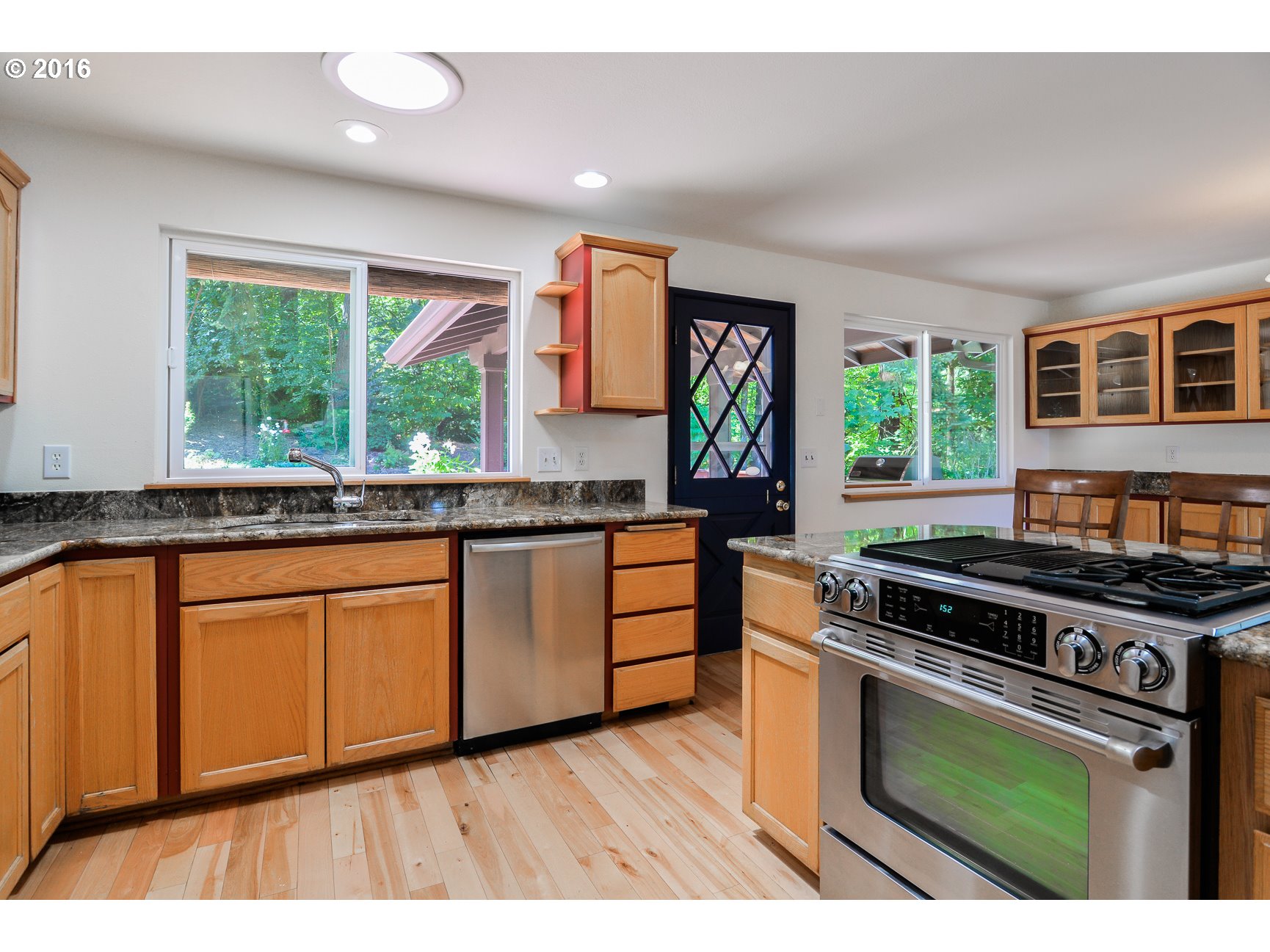 10005 Southwest Lancaster Road Portland, OR 97219 - Photo 12 of 32 Gallery Image 12