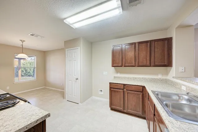 $309,800 | 921 Dexter Drive, Leander, TX 78641