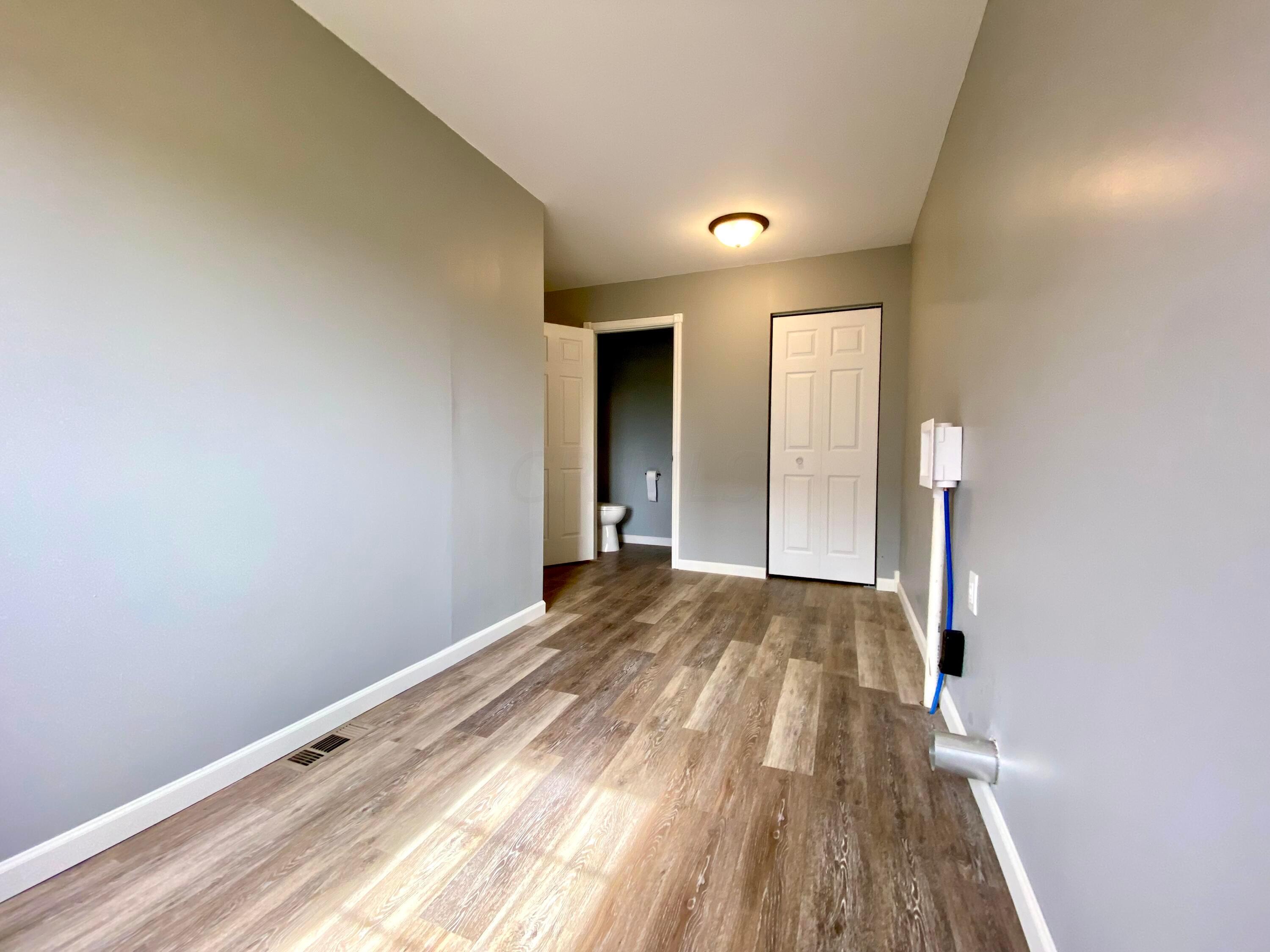 7050 Pleasantview Road Southeast Lancaster, OH 43130 - Photo 20 of 21 Mudroom/Laundry