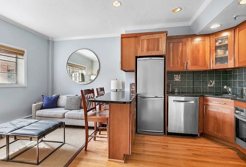 511 Beacon Street, Unit 10 Boston, MA 02215 - Photo 2 of 5