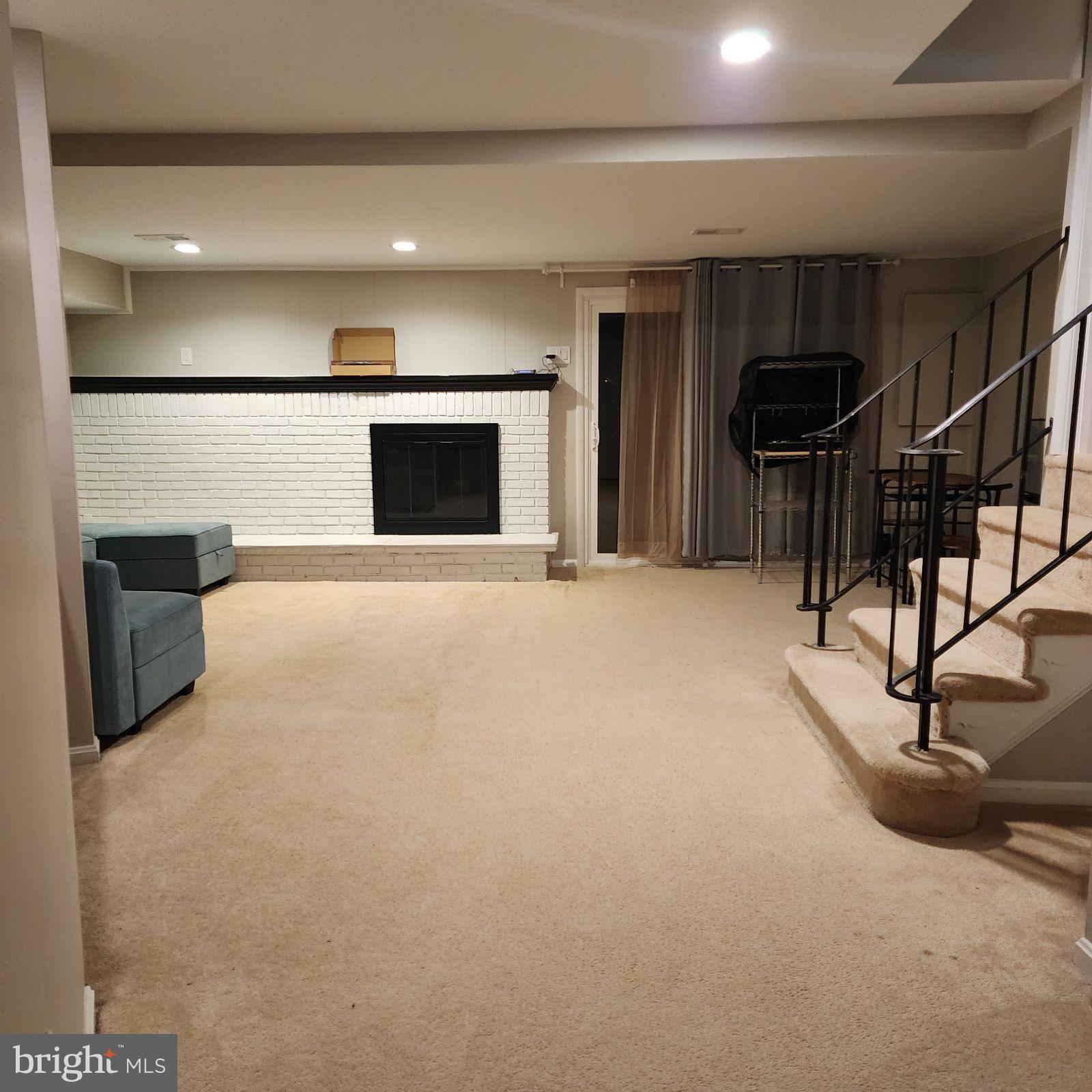 9016 O'Keith Court Springfield, VA 22152 - Photo 10 of 13 a view of entryway and hall