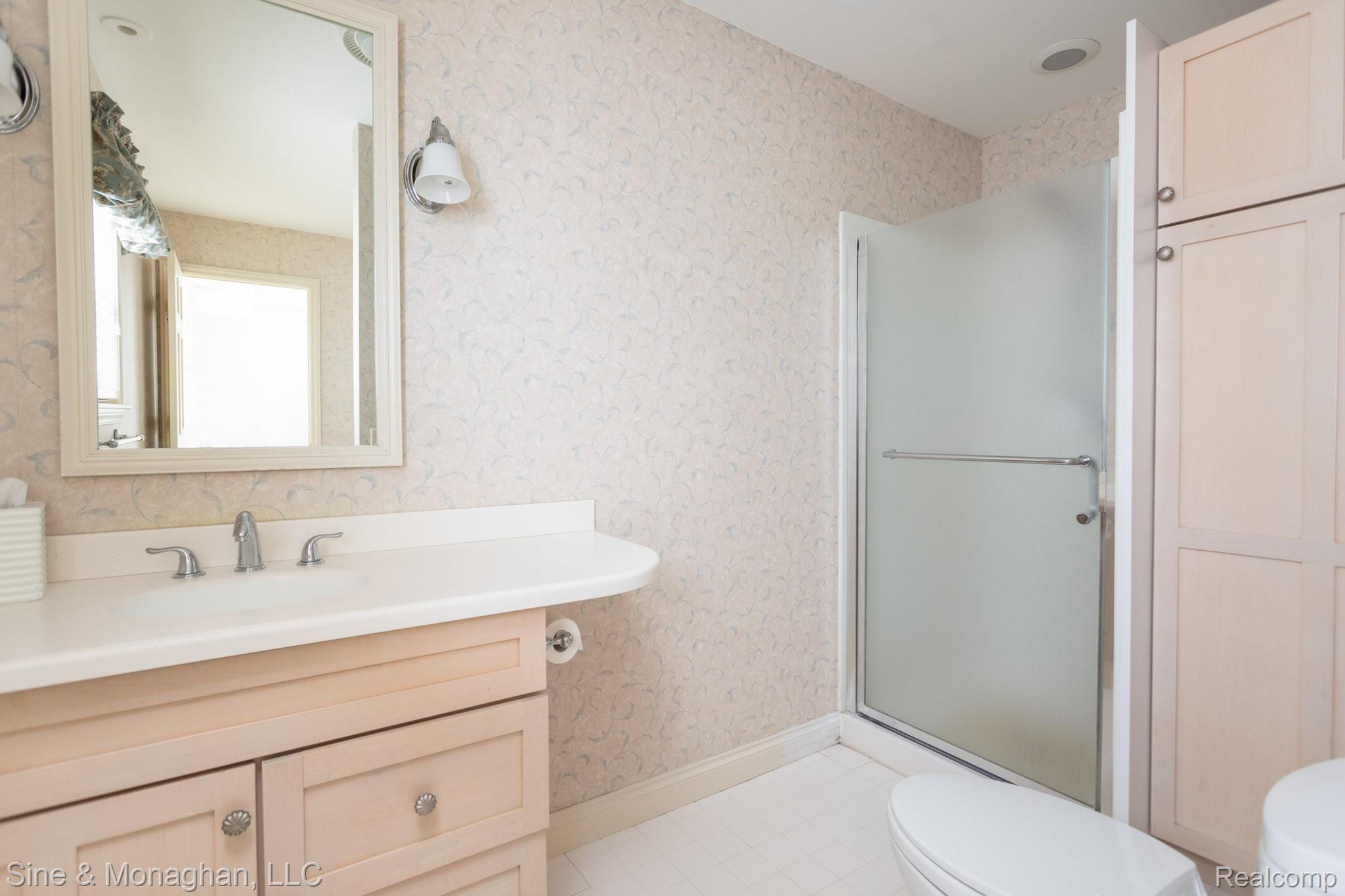 77 Muir Road Grosse Pointe, MI 48236 - Photo 16 of 43 23.jpg