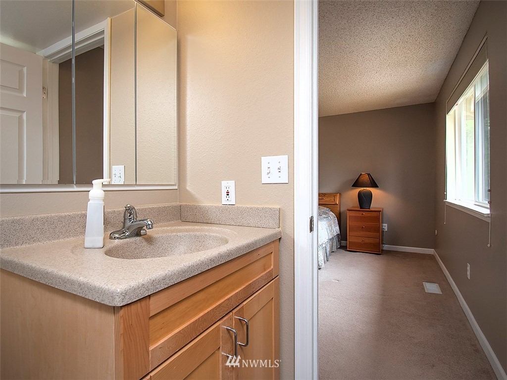 16027 Southeast 167th Place Renton, WA 98058 - Photo 14 of 25 Gallery Image 14