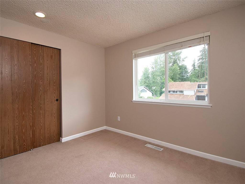 16027 Southeast 167th Place Renton, WA 98058 - Photo 17 of 25 Gallery Image 17