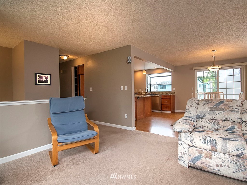 16027 Southeast 167th Place Renton, WA 98058 - Photo 5 of 25 Gallery Image 5