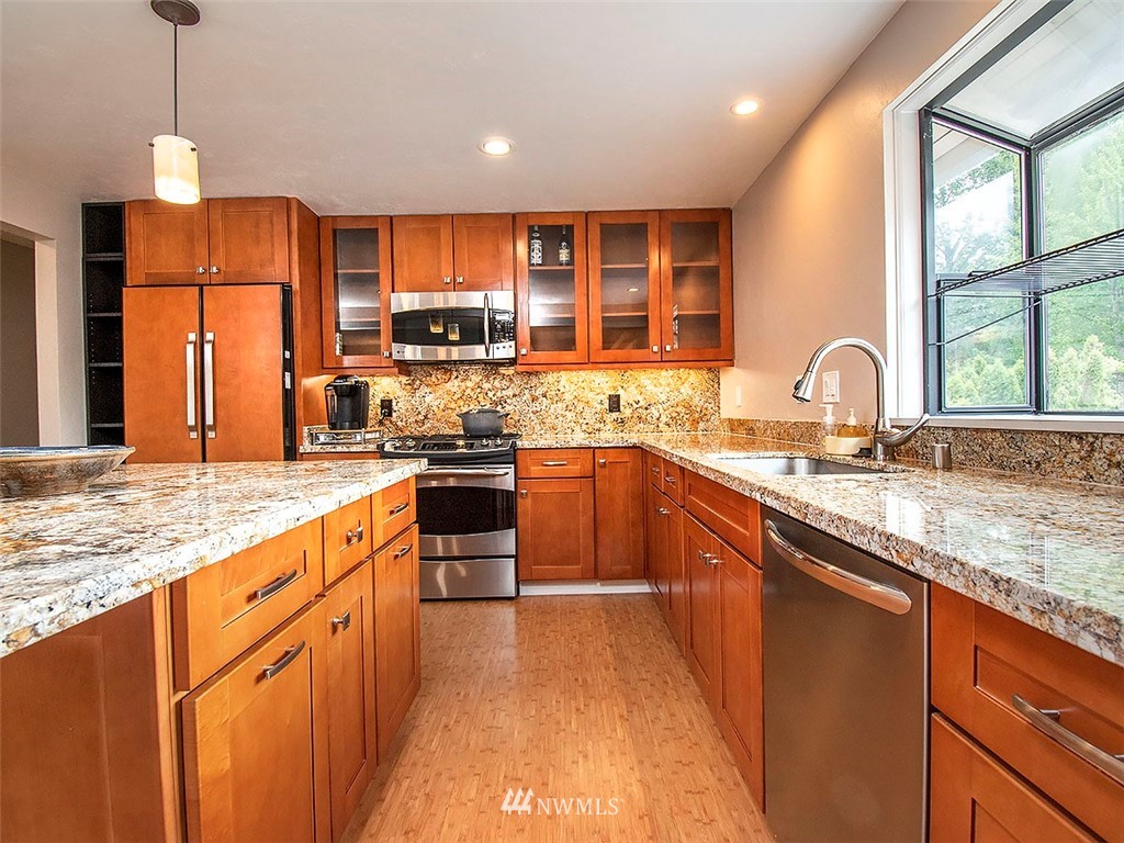 16027 Southeast 167th Place Renton, WA 98058 - Photo 7 of 25 Gallery Image 7