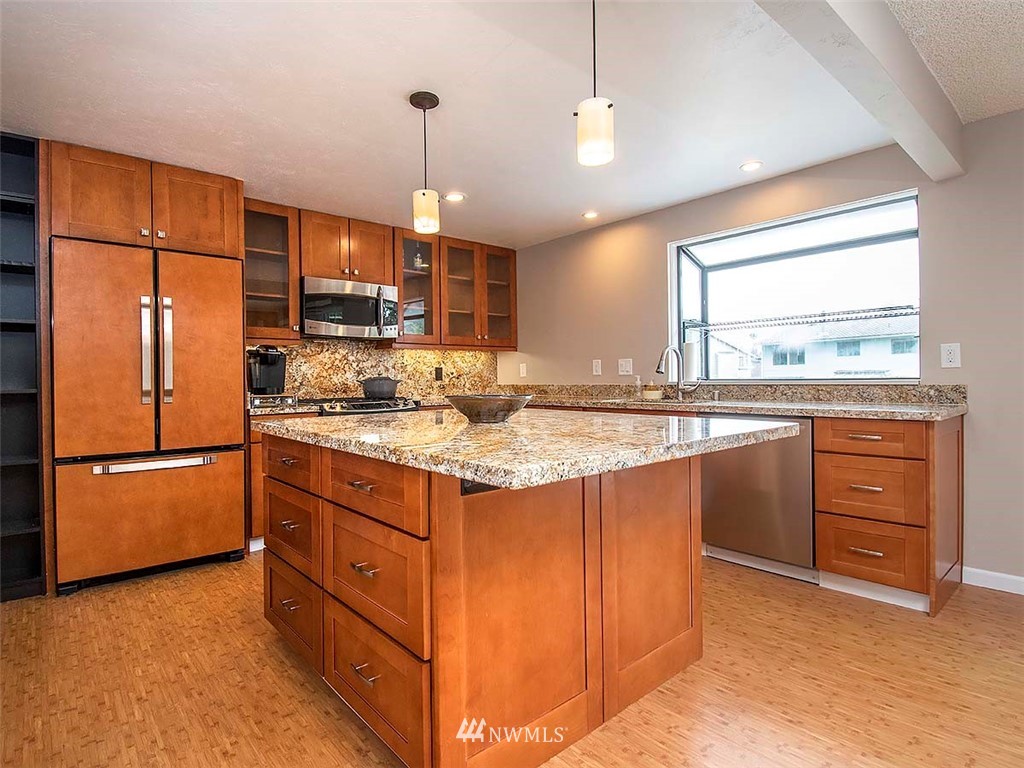 16027 Southeast 167th Place Renton, WA 98058 - Photo 8 of 25 Gallery Image 8