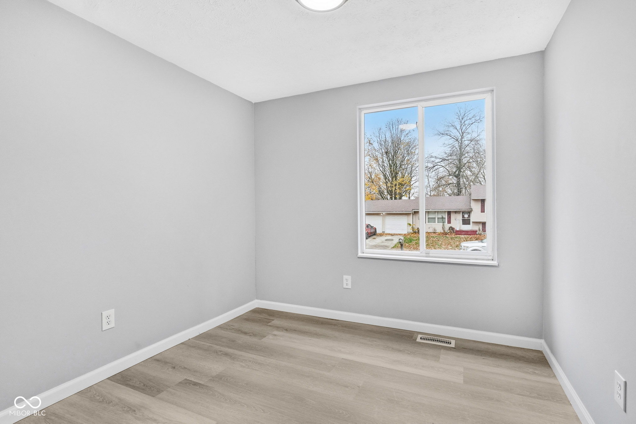 2815 Rouark Circle Indianapolis, IN 46229 - Photo 26 of 46 Gallery Image 26