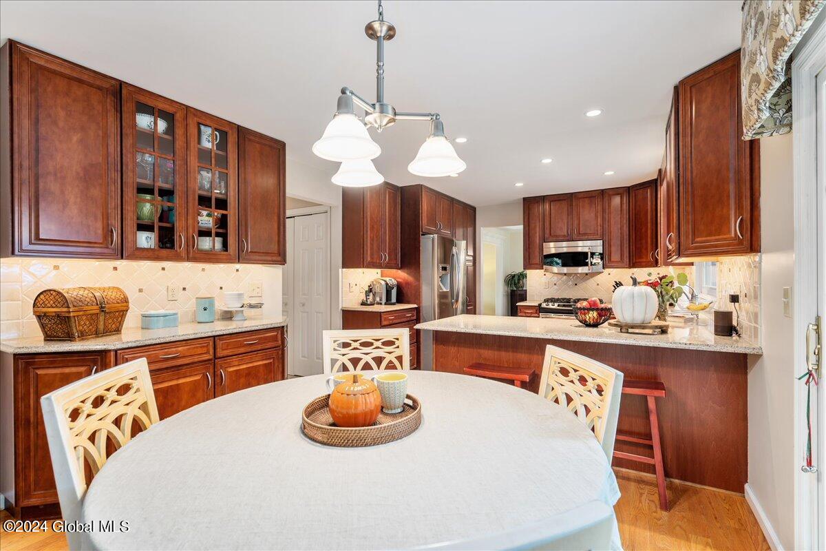 33 Cloverfield Drive Colonie, NY 12211 - Photo 11 of 38 37-33 CLOVERFIELD-42