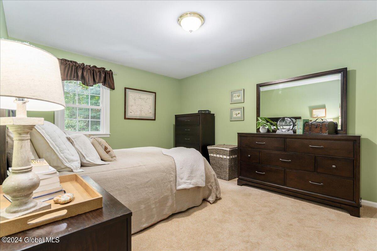 33 Cloverfield Drive Colonie, NY 12211 - Photo 23 of 38 20-33 CLOVERFIELD-27