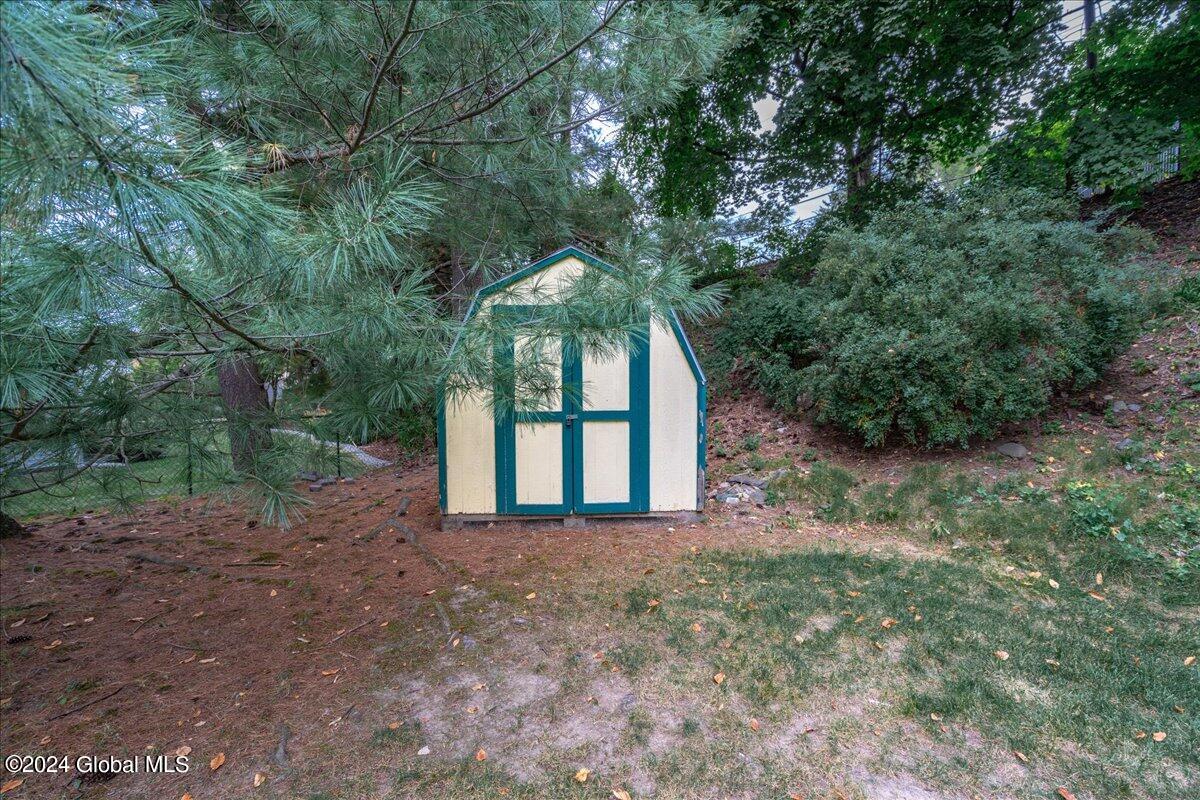 33 Cloverfield Drive Colonie, NY 12211 - Photo 33 of 38 04-33 CLOVERFIELD-12