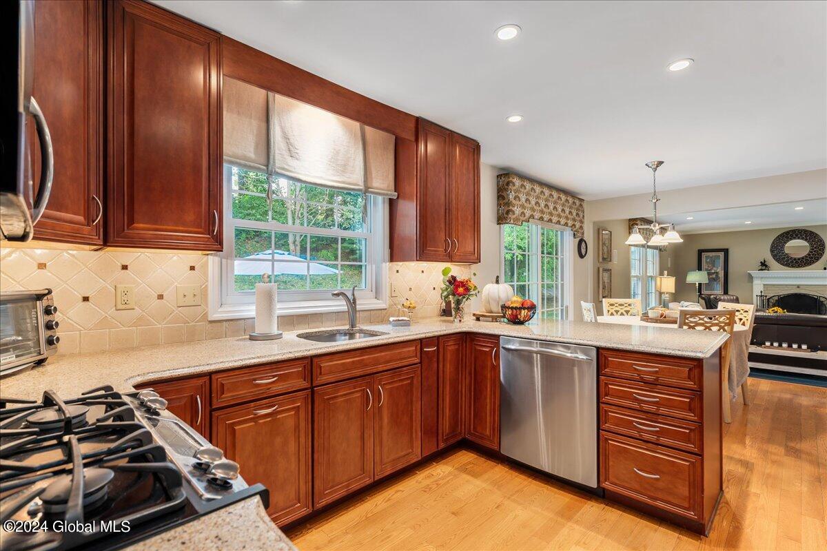 33 Cloverfield Drive Colonie, NY 12211 - Photo 9 of 38 33-33 CLOVERFIELD-39