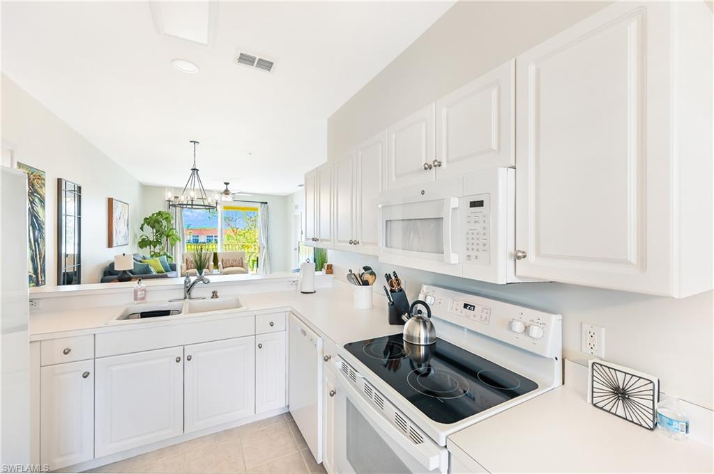 2730 Cypress Trace Circle, Unit 2836 Naples, FL 34119 - Photo 14 of 34