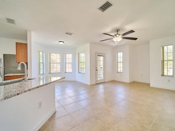 $245,900 | 140 Southwest Peacock Boulevard, Unit 21202, Port St. Lucie, FL 34986