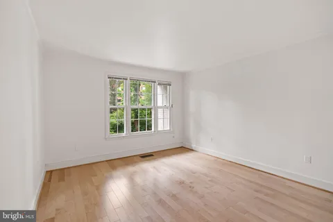 $975,000 | 3231 Sutton Place Northwest, Unit D, Washington, DC 20016
