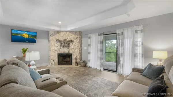 $200,000 | 23 Laguna Drive, Unit 3C, Lake Ozark, MO 65049