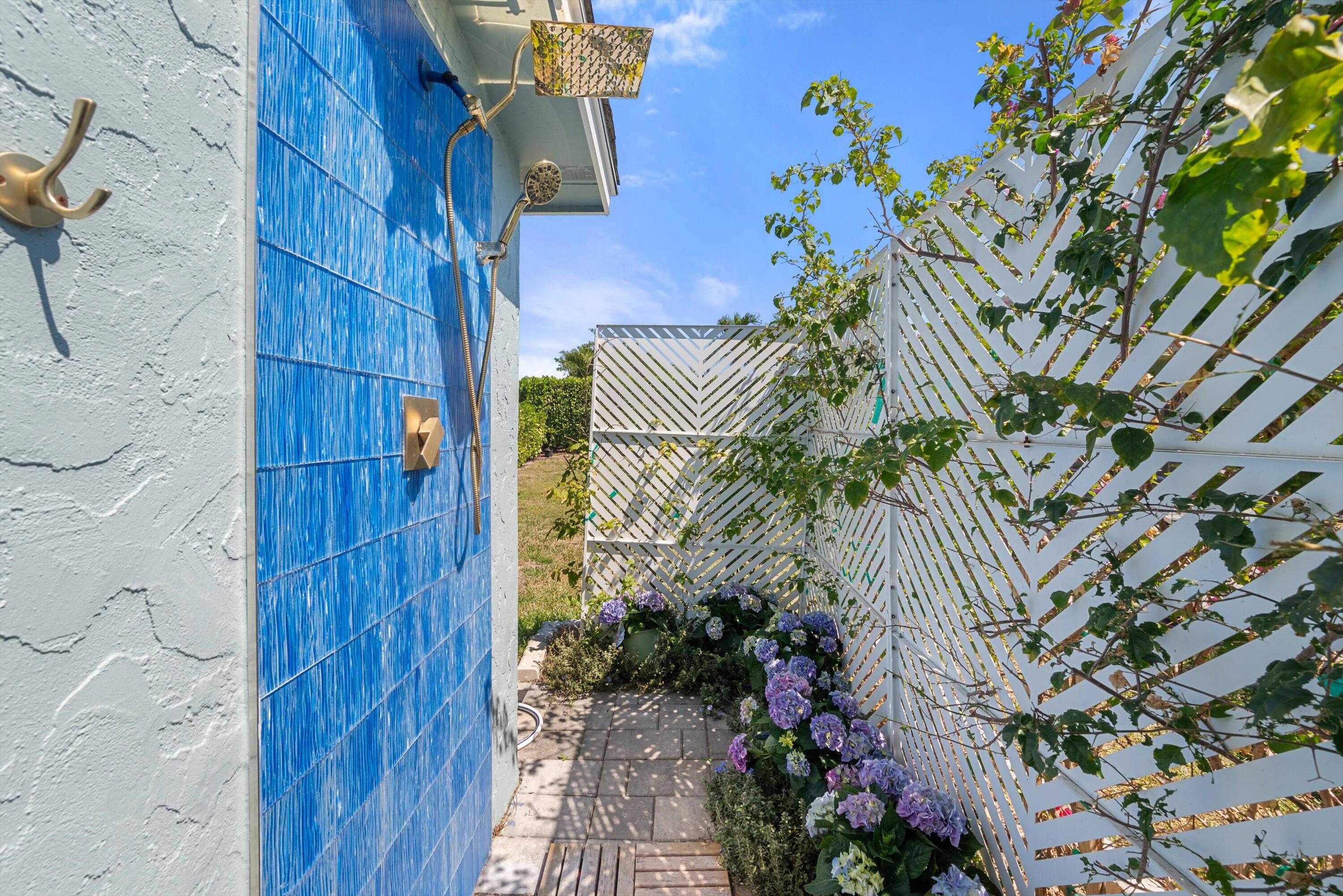441 Northwest 53rd Street Boca Raton, FL 33487 - Photo 30 of 51 Outdoor Showers