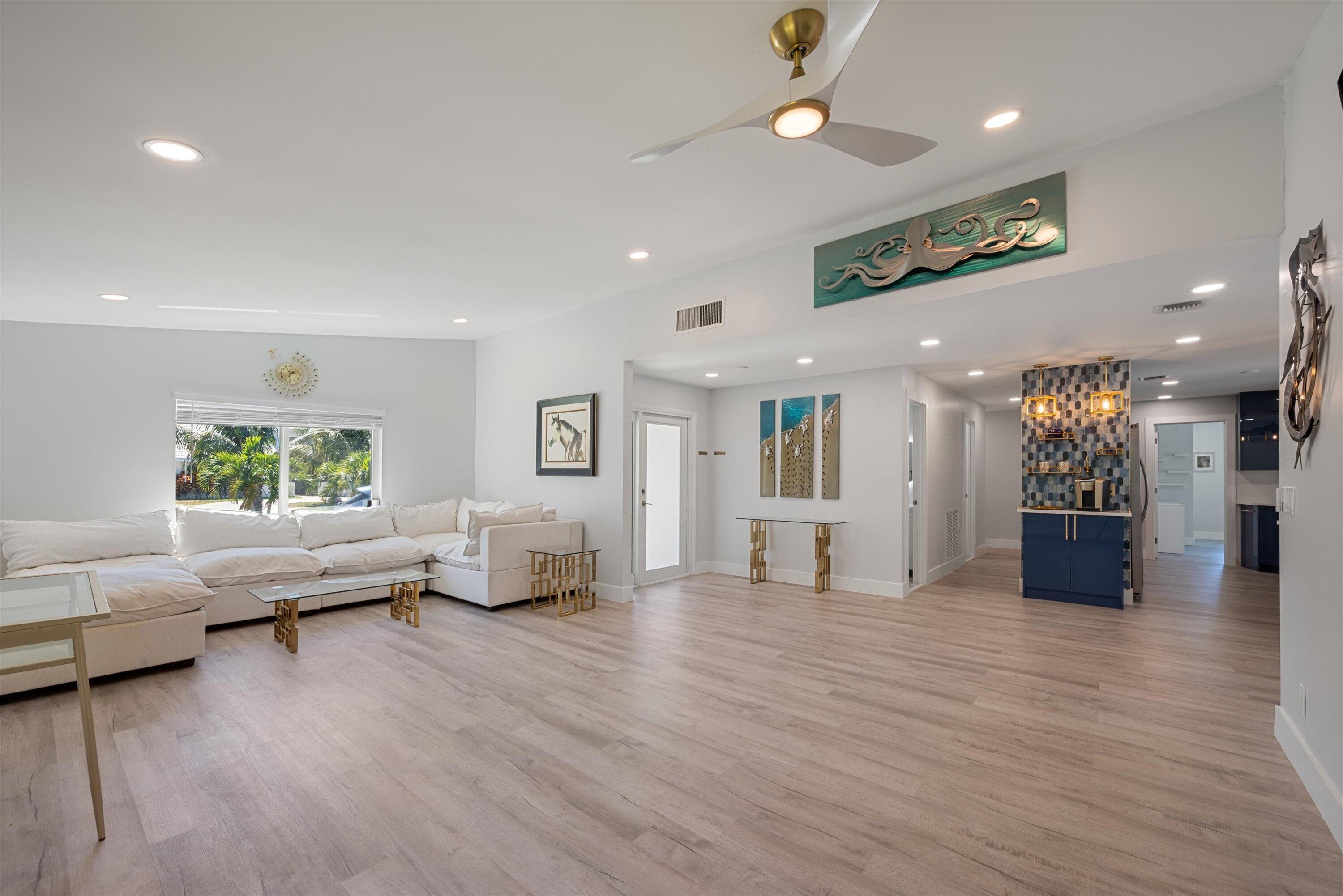 441 Northwest 53rd Street Boca Raton, FL 33487 - Photo 6 of 51 Living Room