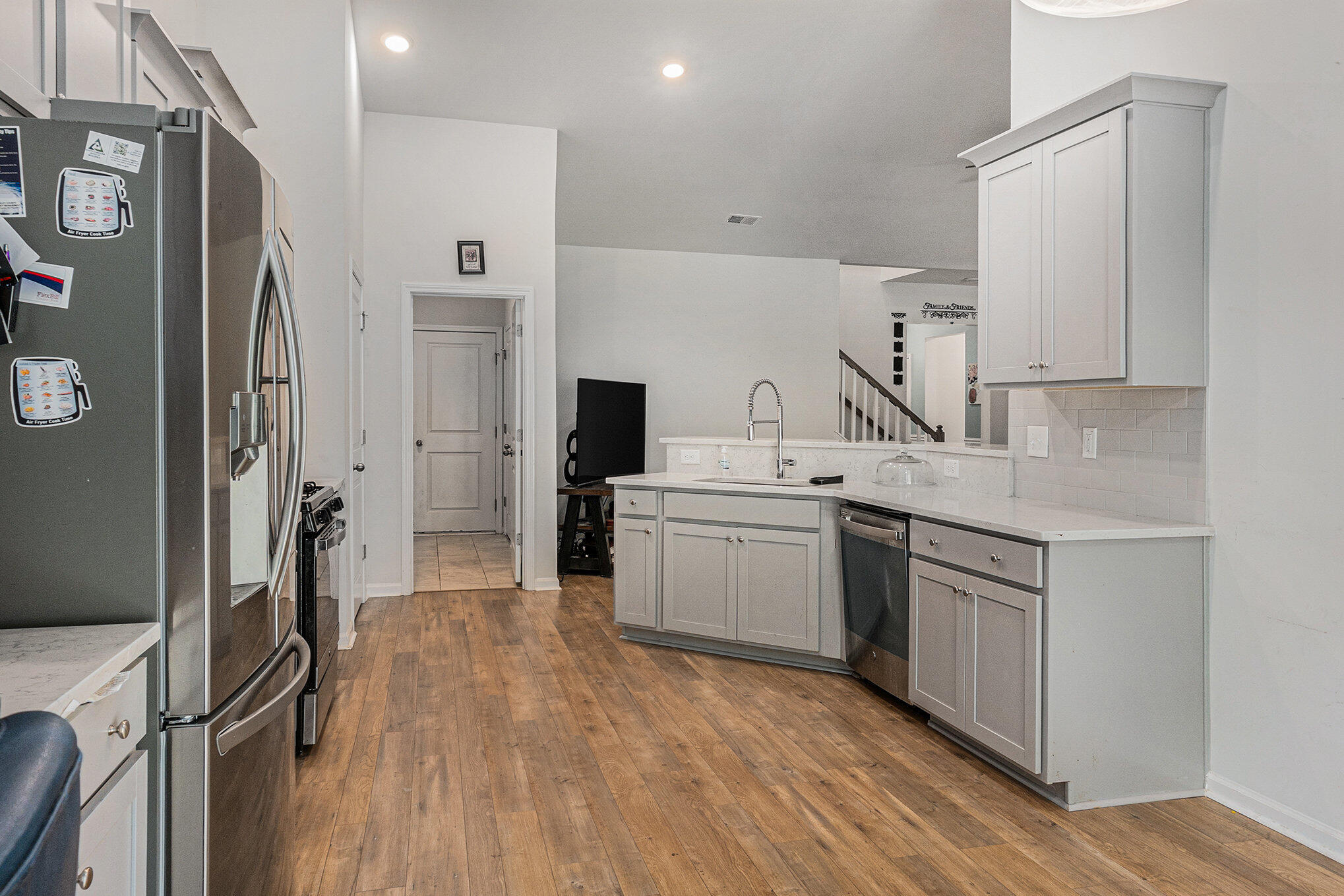 511 Squire Pope Road Summerville, SC 29486 - Photo 11 of 33 Kitchen