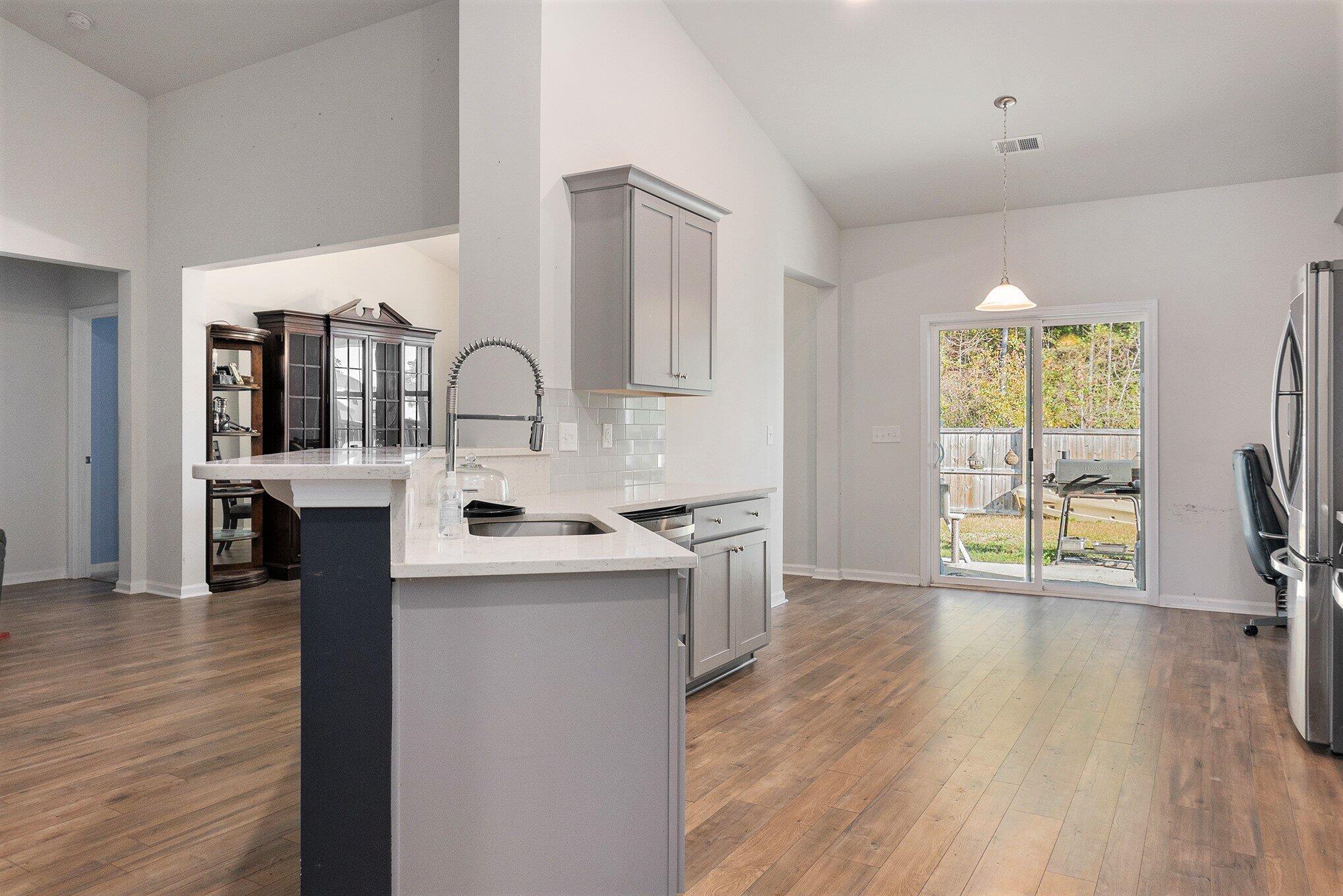 511 Squire Pope Road Summerville, SC 29486 - Photo 10 of 33 Kitchen & Breakfast Area