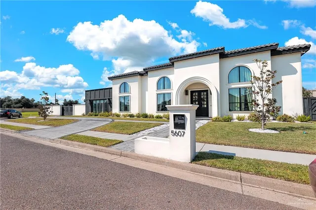 a view of a house with entertaining space