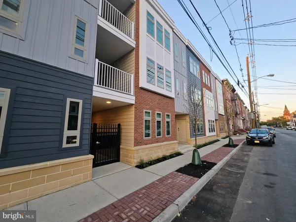 $1,865 | 200 Hamilton Avenue, Unit 113, Trenton, NJ 08609