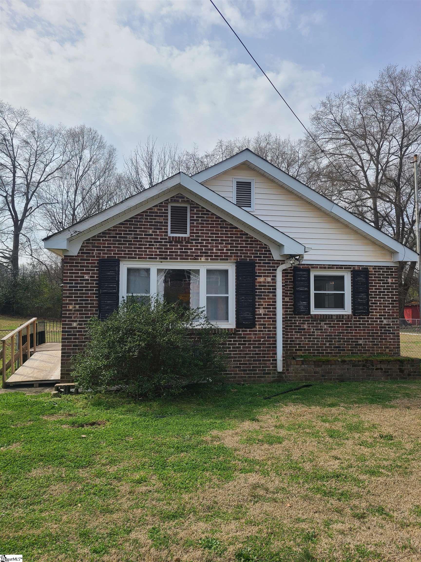 510 Syphrit Road Wellford, SC 29385 - Photo 1 of 5 Gallery Image 1
